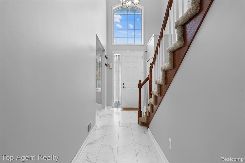 1066 Lorenzo Court, Troy, MI 48085 — Photo 8