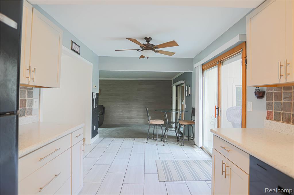 7014 Marco Drive, Waterford, MI 48327 — Photo 19