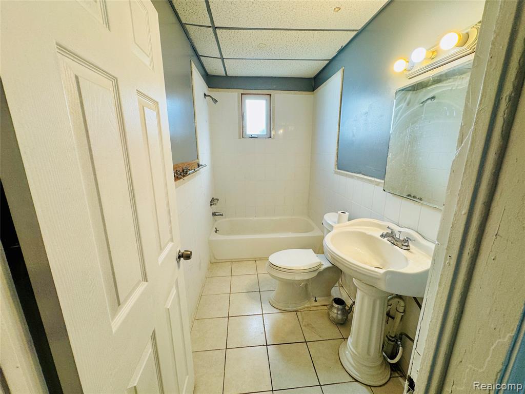 11667 Mitchell Street, Hamtramck, MI 48212 — Photo 13
