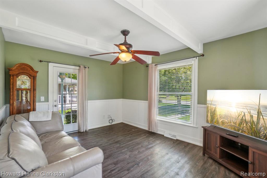 505 N Adelaide Street, Fenton, MI 48430 — Photo 2