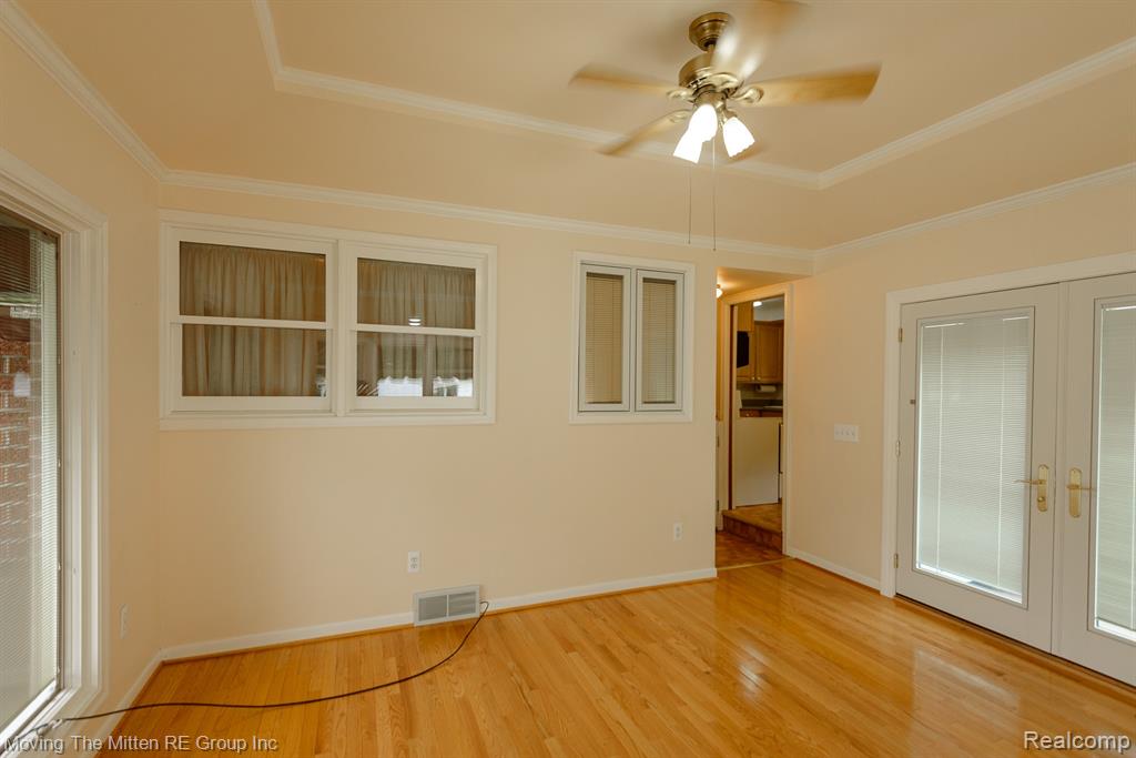 9668 Farmington Road, Livonia, MI 48150 — Photo 13