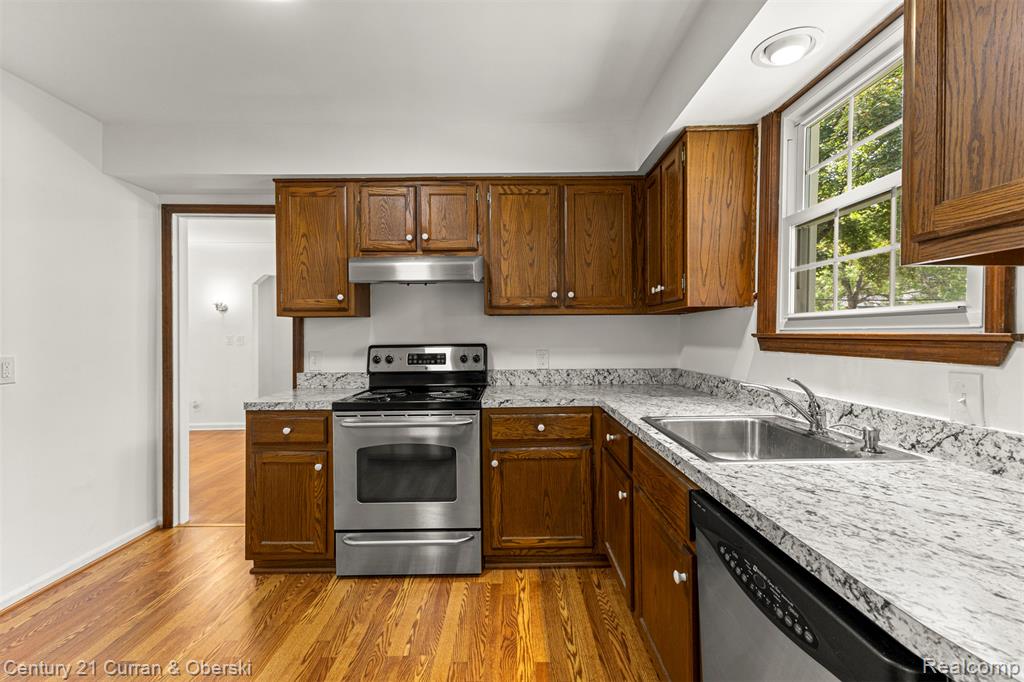 594 Hartsough Street, Plymouth, MI 48170 — Photo 15