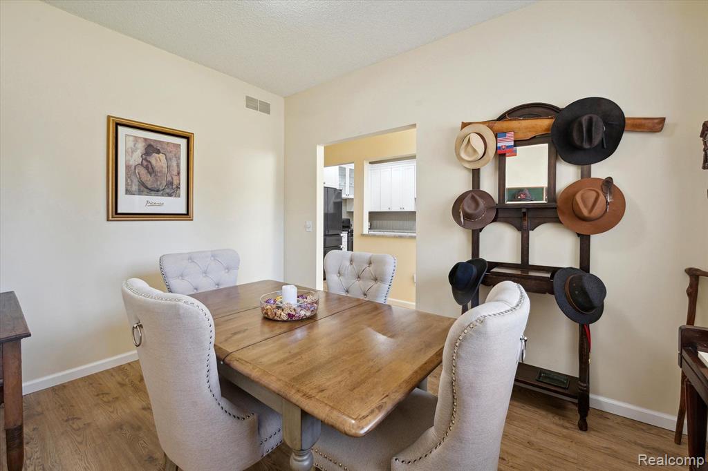 31187 LIVINGSTON Drive, Novi, MI 48377 — Photo 13