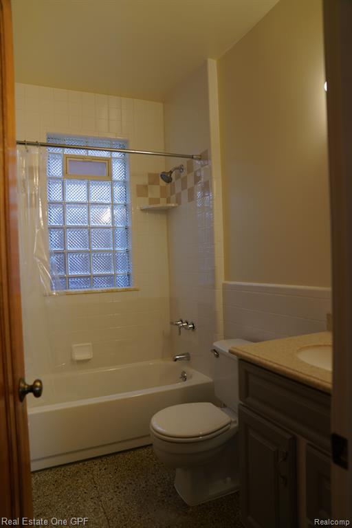 909 NOTTINGHAM Road, Grosse Pointe Park, MI 48230 — Photo 17