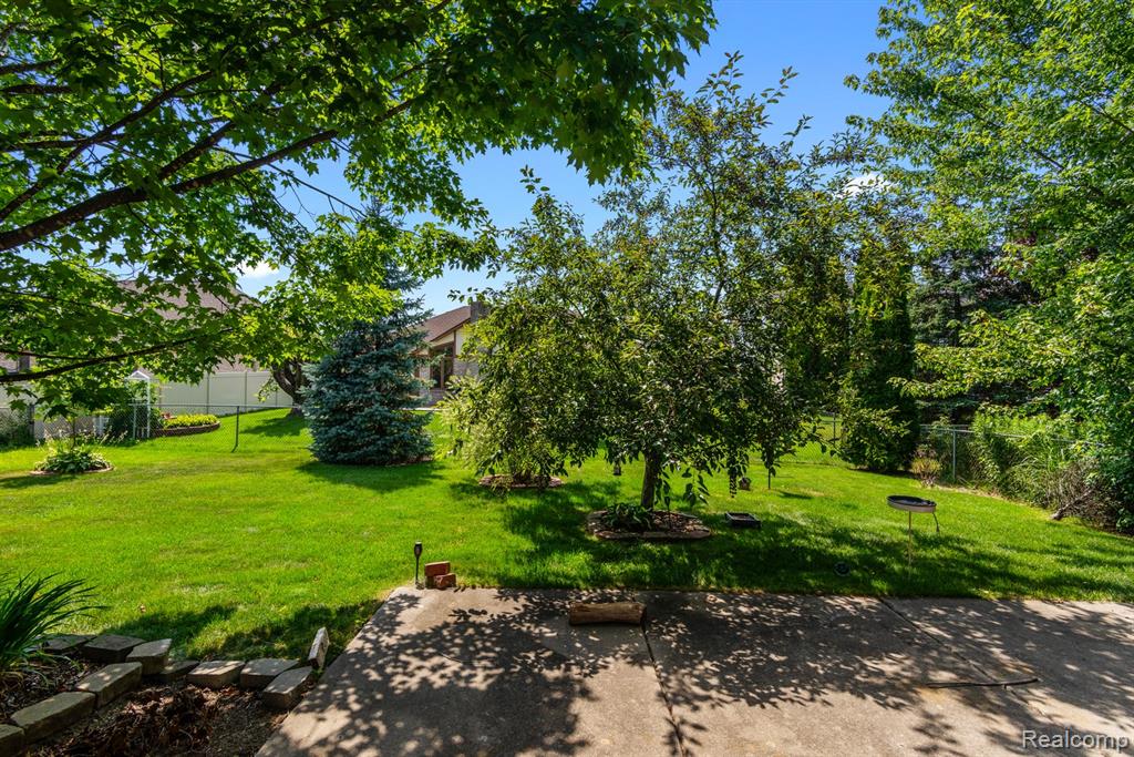 48649 Arnold Drive, Macomb, MI 48044 — Photo 29