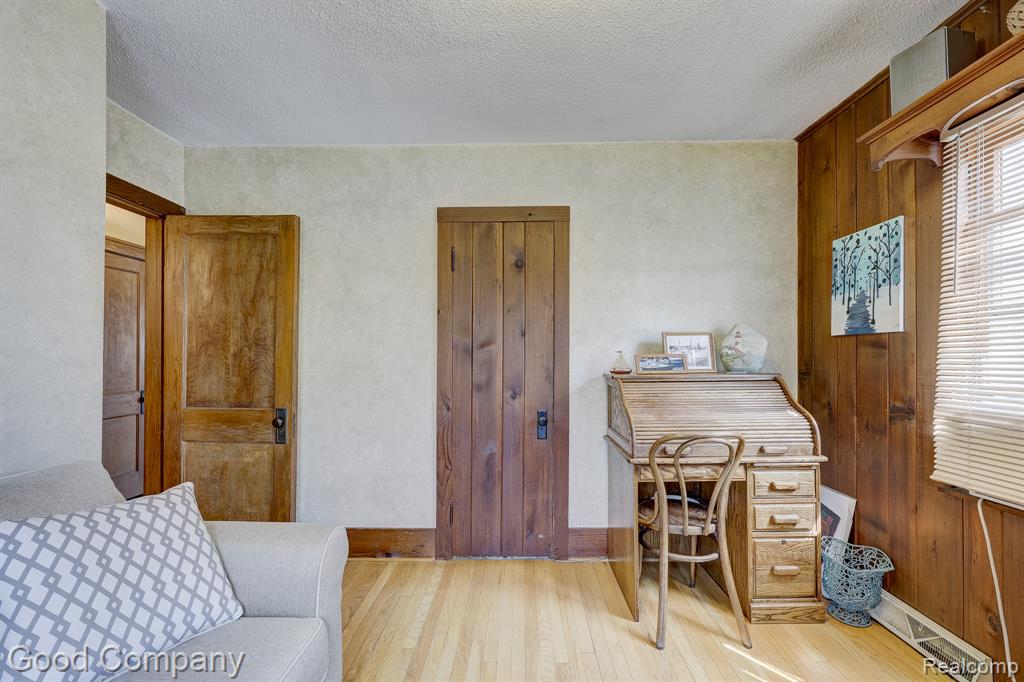 923 W 11 Mile Road, Royal Oak, MI 48067 — Photo 28