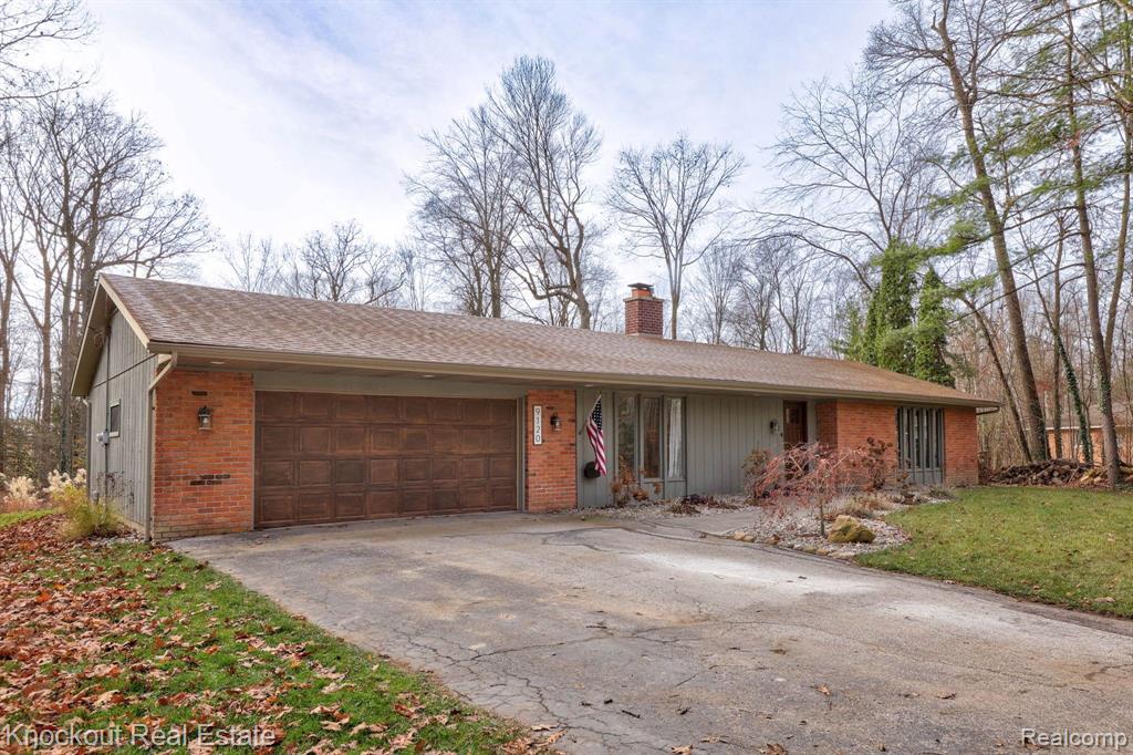 9120 S RONRICK Place, Frankenmuth, MI 48734 — front exterior