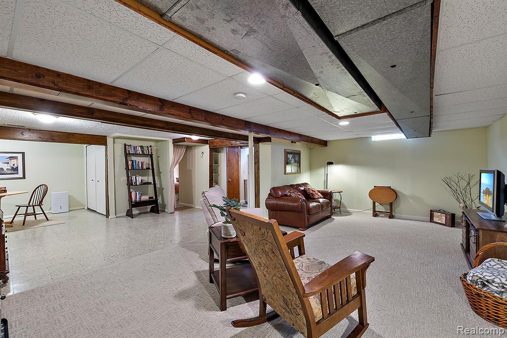 813 ABBEY Lane, Milford, MI 48381 — Photo 34