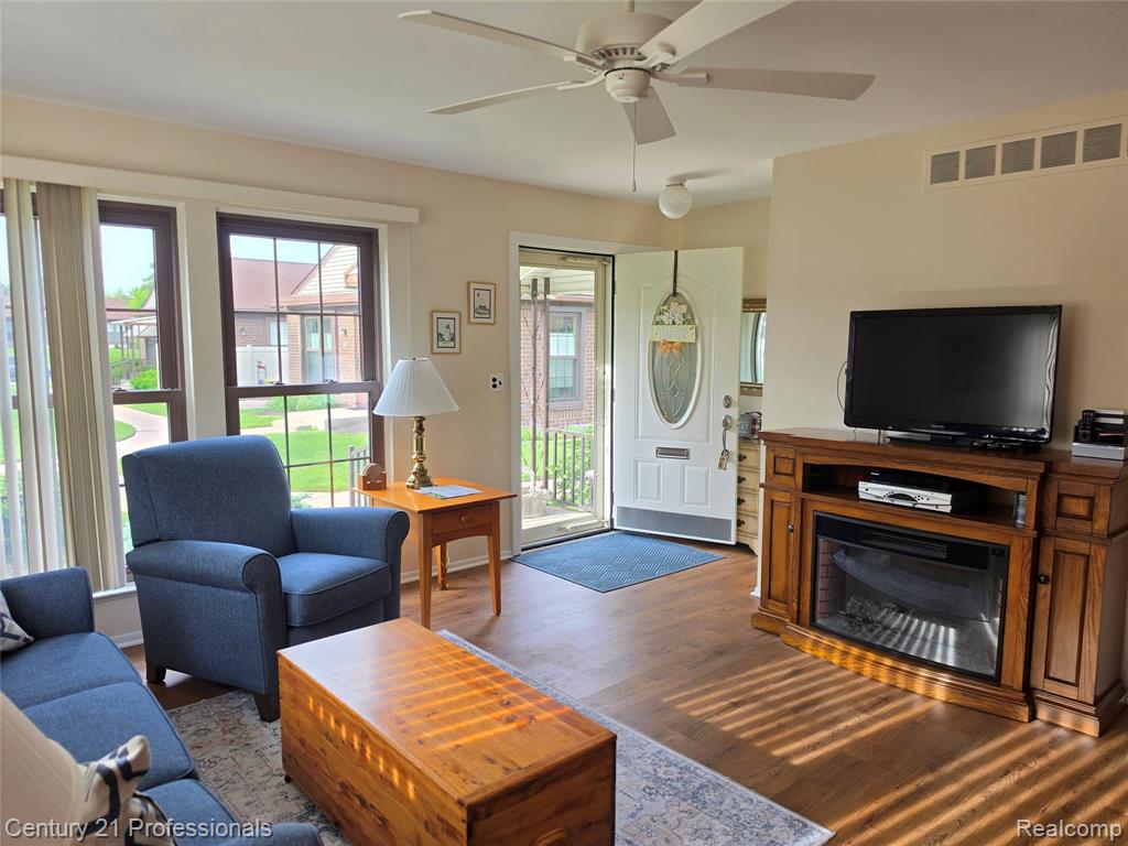 40318 Newport Drive, Plymouth, MI 48170 — Photo 16