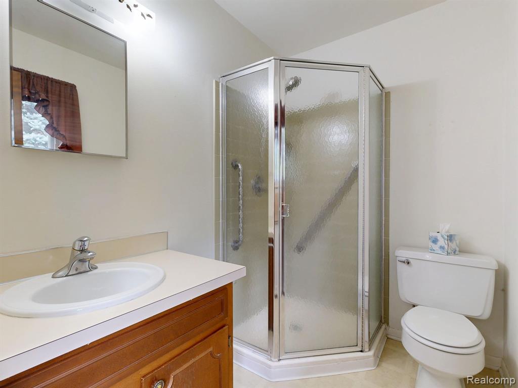 5204 Applewood Drive, Flushing, MI 48433 — Photo 57