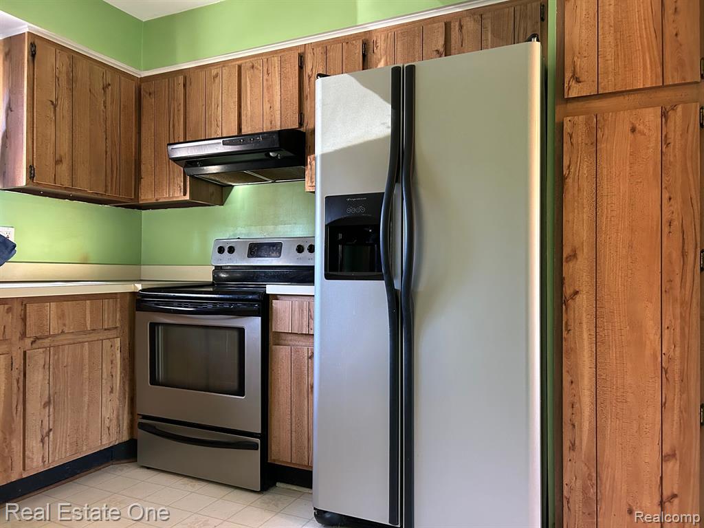 3988 OLD CREEK Road, Troy, MI 48084 — Photo 4