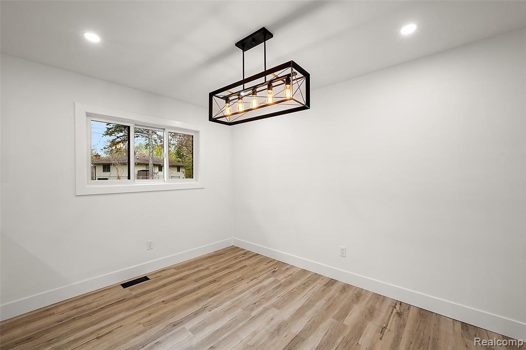 6141 Paramus, Clarkston, MI — Photo 10
