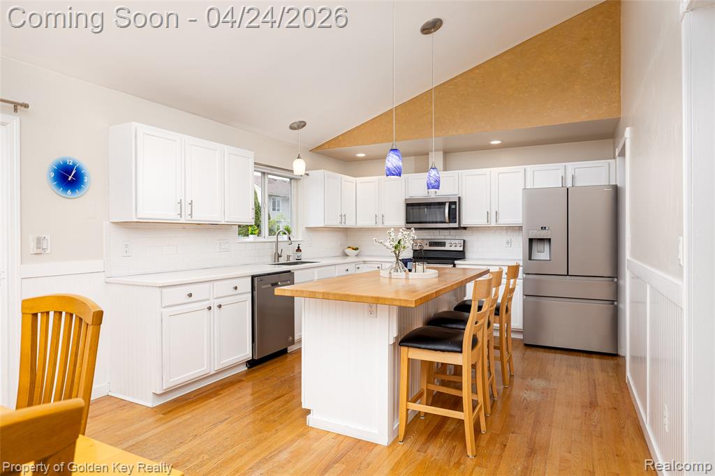 403 S Pine Creek Court, Waterford, MI 48327 — Photo 12