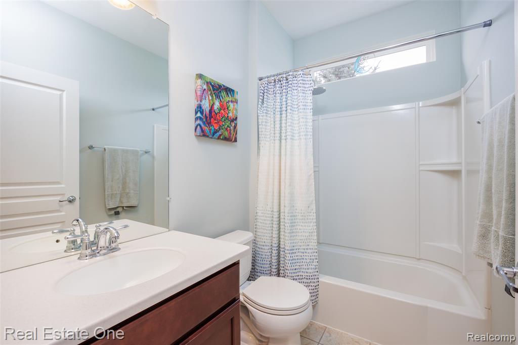 49539 Stillmeadow Court, Macomb, MI 48042 — Photo 22