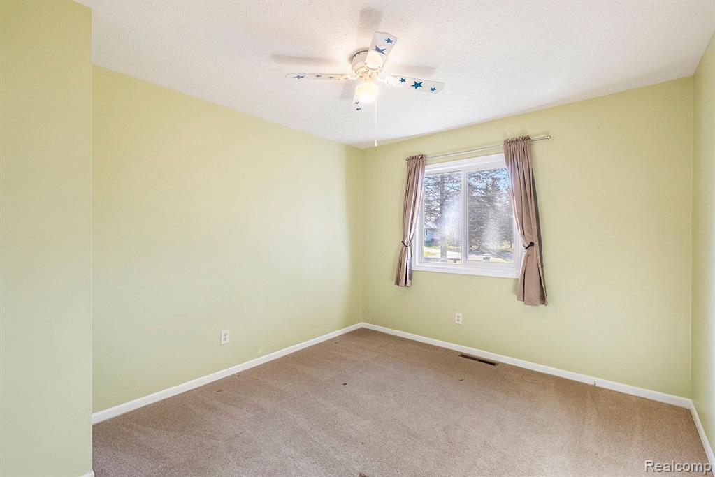 9170 ROBERT BURKE Drive, Brighton, MI 48116 — Photo 15