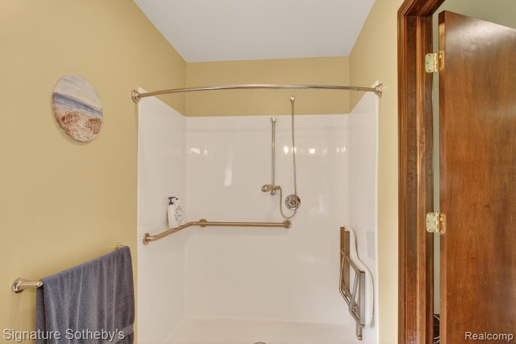 652 Willow Lane, Frankenmuth, MI 48734 — Photo 15