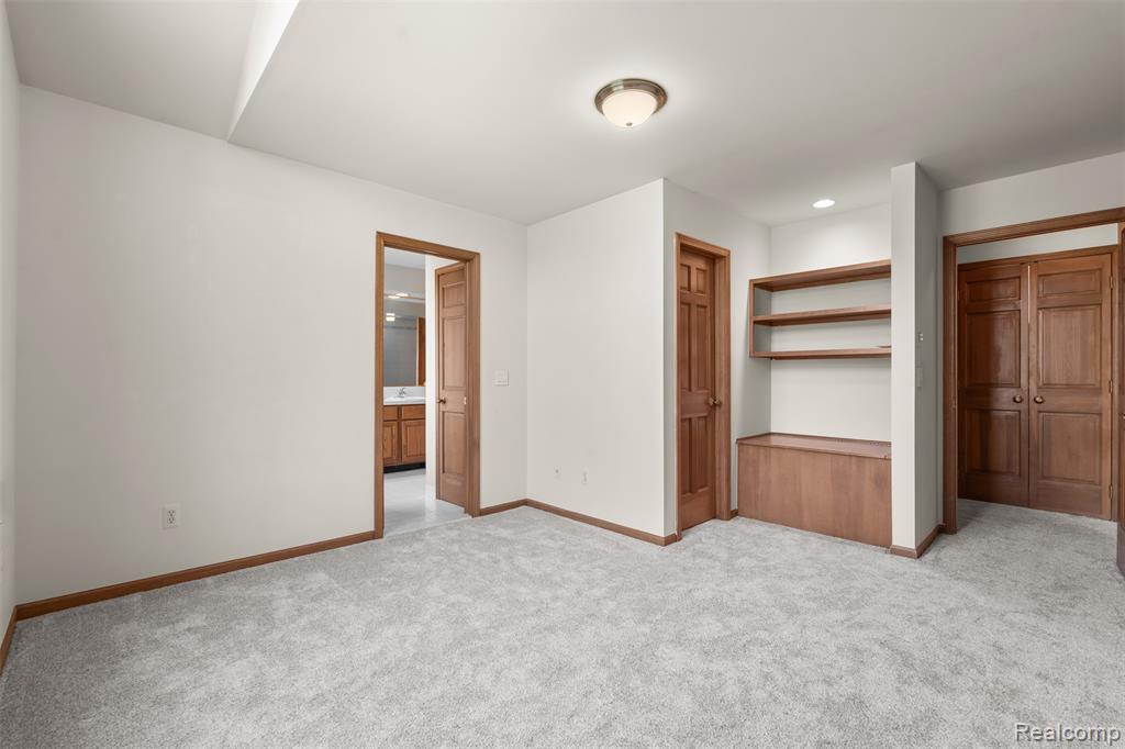 561 Valley Drive, Milford, MI 48381 — Photo 39