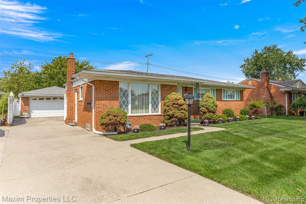6545 N Charlesworth Street, Dearborn Heights, MI 48127 — Photo 3