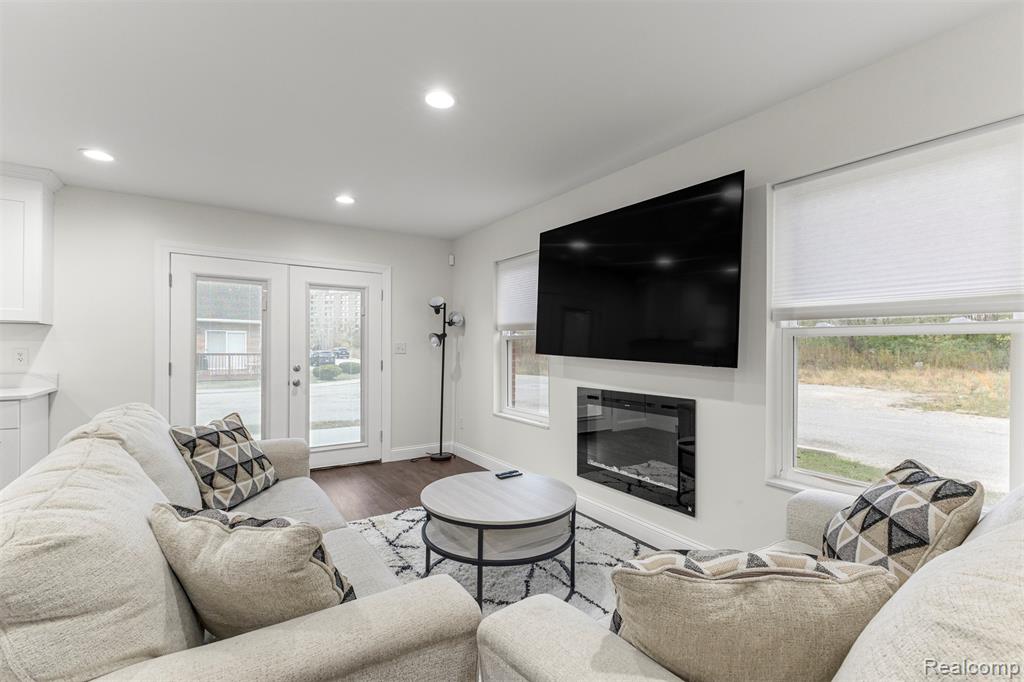 28202 Fortson Lane, Inkster, MI 48141 — Photo 7