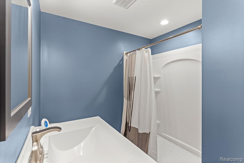 48464 GREENWICH Lane, Canton, MI 48188 — Photo 29