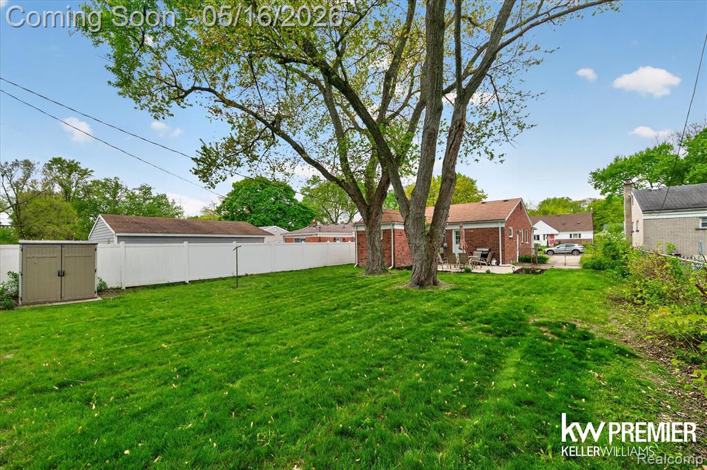 23260 Oneida Street, Oak Park, MI 48237 — Photo 28