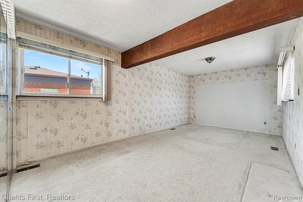 22952 Tuck Road, Farmington, MI 48336 — Photo 13
