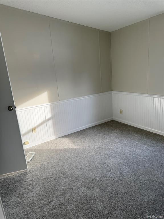 5249 Lapeer Road, Burton, MI 48509 — Photo 21