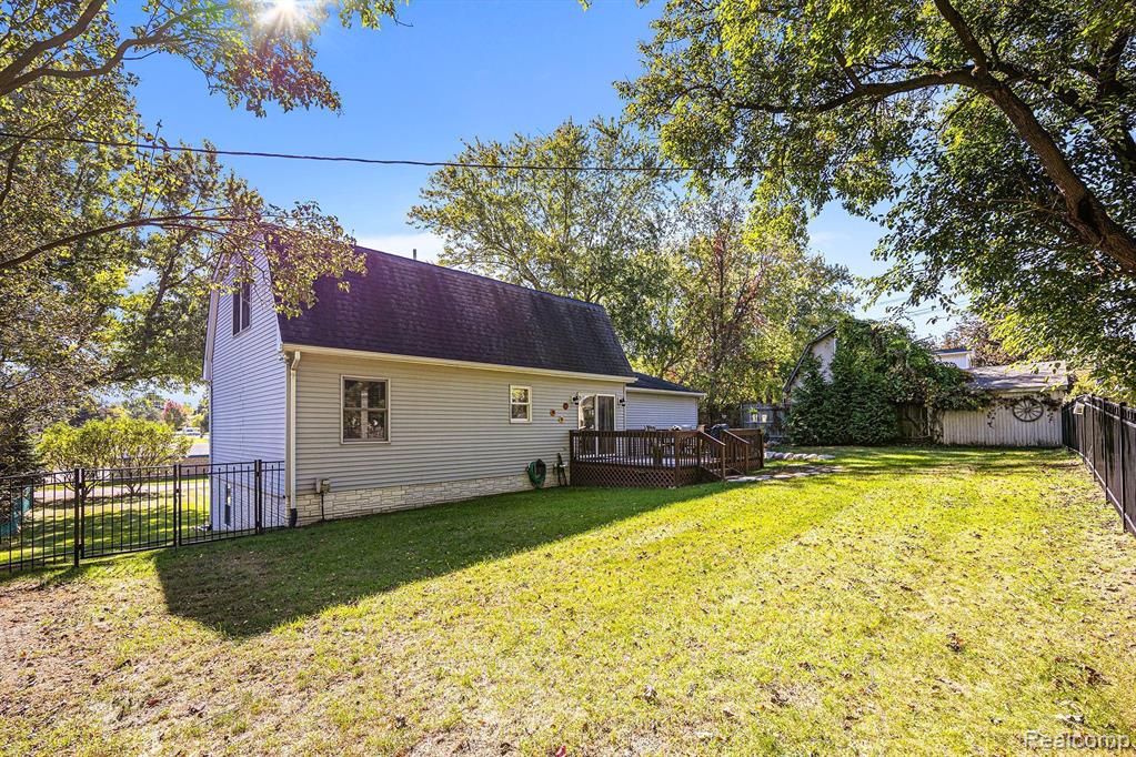 143 BROADWAY Street, Oxford, MI 48371 — Photo 31