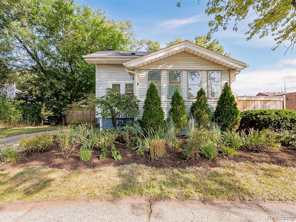 489 E Cambourne Street, Ferndale, MI 48220 — Photo 24