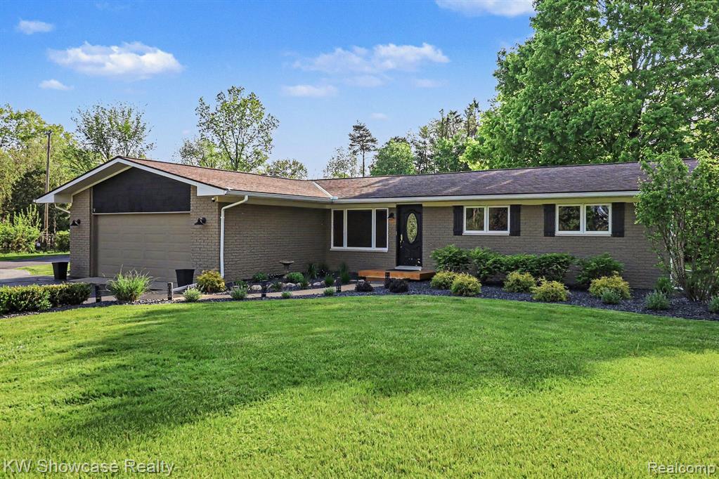 2572 Ridge Road, White Lake, MI 48383 — Photo 4