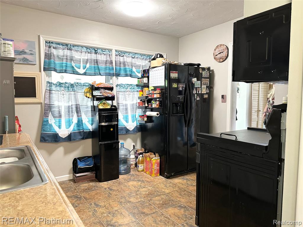1015 Canal Street, Milford, MI 48381 — Photo 11