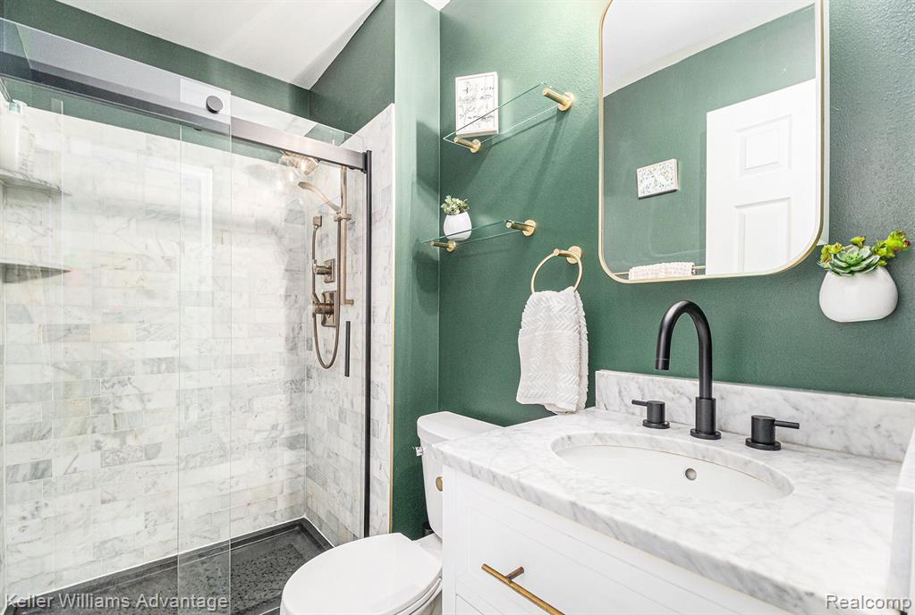 4176 EMERALD PINES Drive, Commerce Twp, MI 48390 — Photo 12