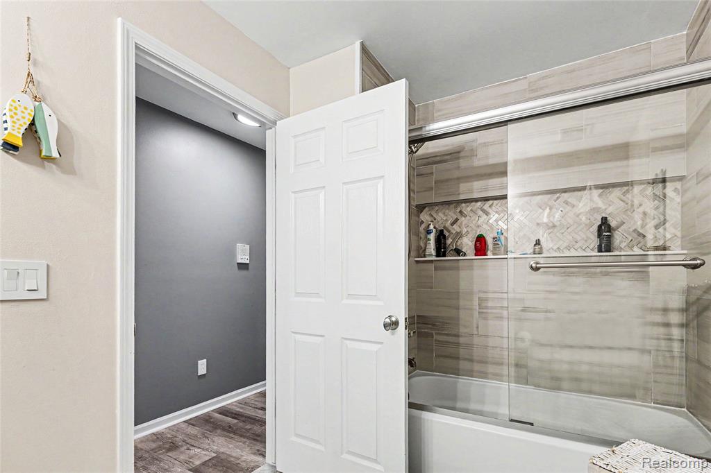 16440 Dominion Drive, Macomb, MI 48044 — Photo 22