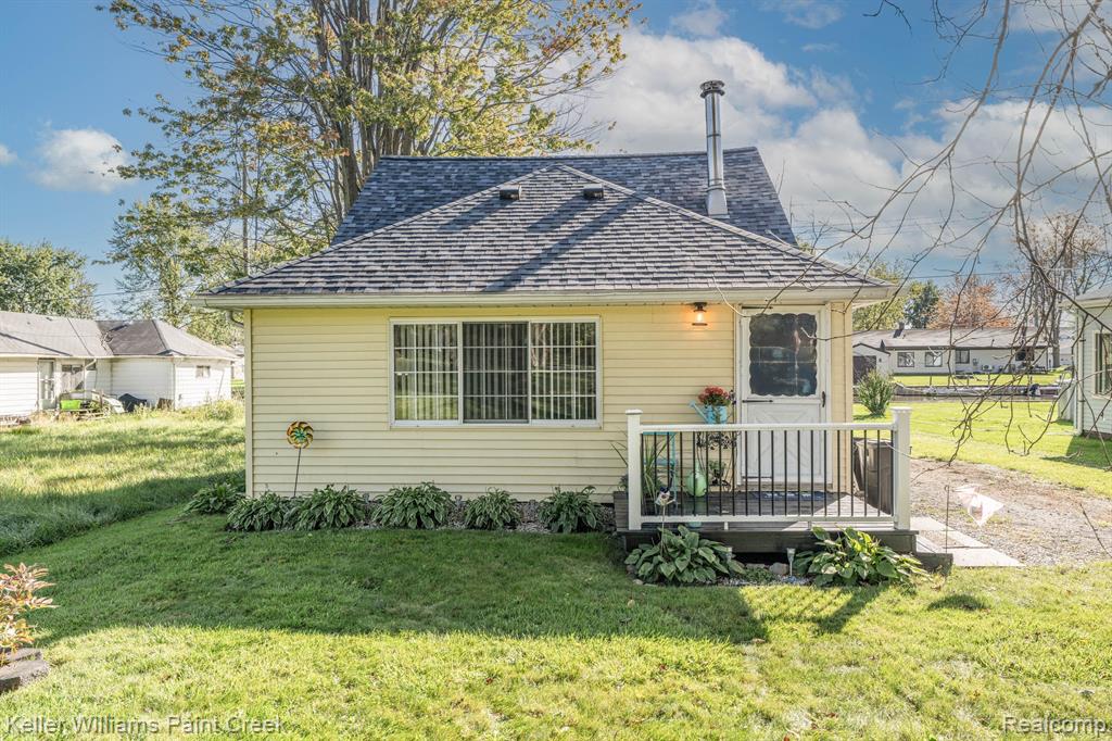 5599 E RIVER Road, East China, MI — Photo 2