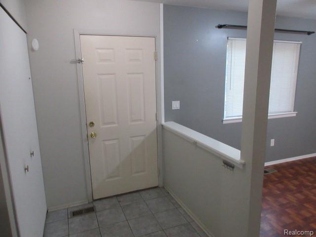 7265 Ida Terrace, Waterford, MI 48329 — Photo 13