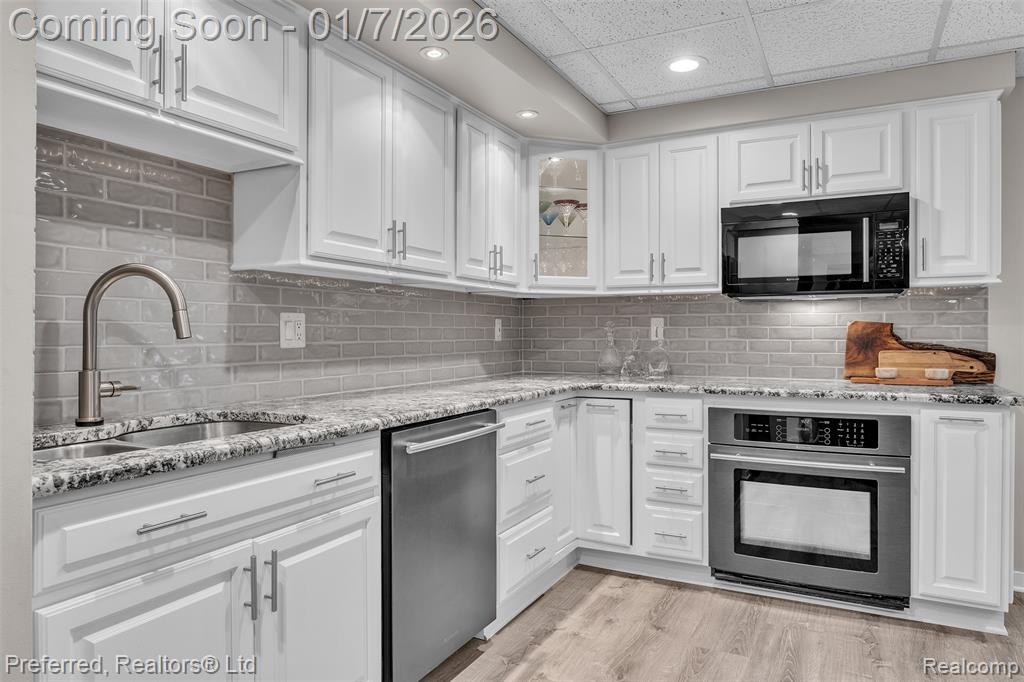 13684 Eaton Drive, Plymouth, MI 48170 — Photo 66
