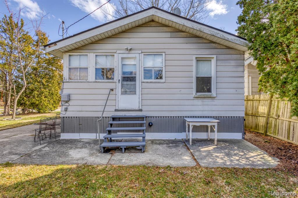 17185 New York Street - Photo 4
