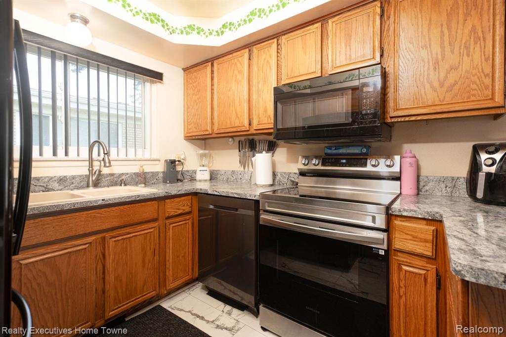 30539 Lund Avenue, Warren, MI 48093 — Photo 9