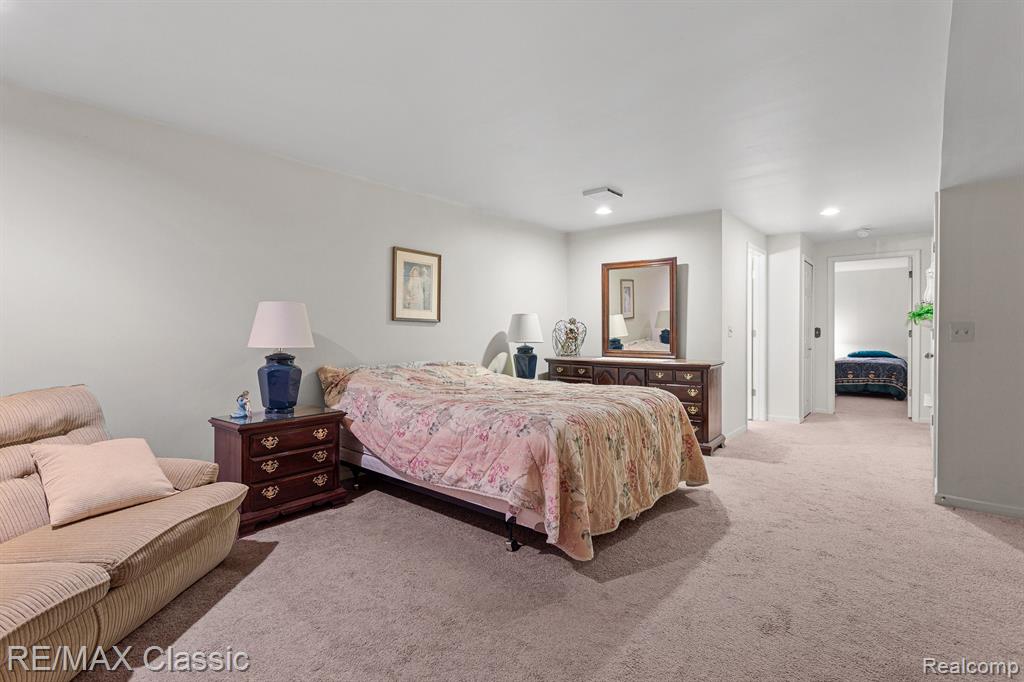 38360 Chessington, Farmington Hills, MI 48331 — Photo 27