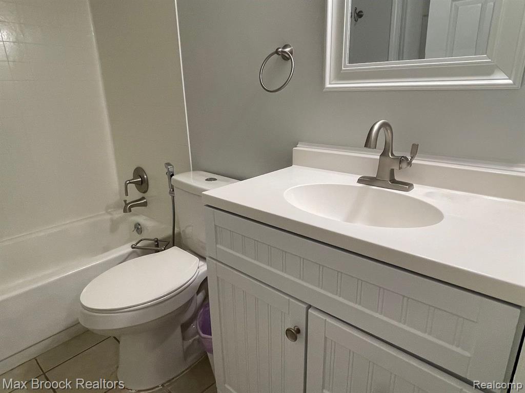 5630 BEAUCHAMP, West Bloomfield, MI — Photo 14