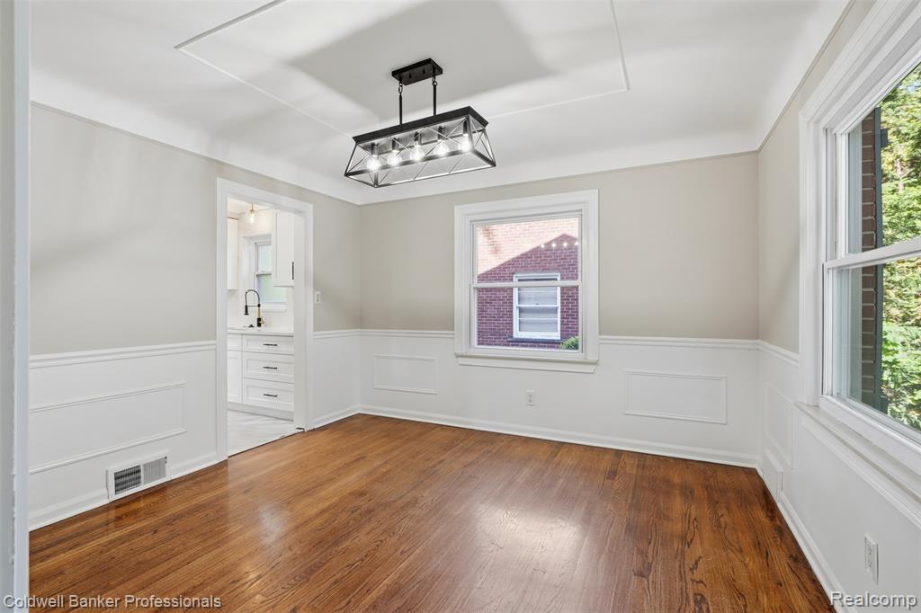 18761 Dolores Avenue, Lathrup Village, MI 48076 — Photo 18