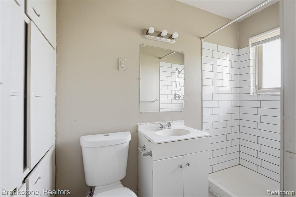 9439 Chalmers Street, Detroit, MI 48213 — Photo 11