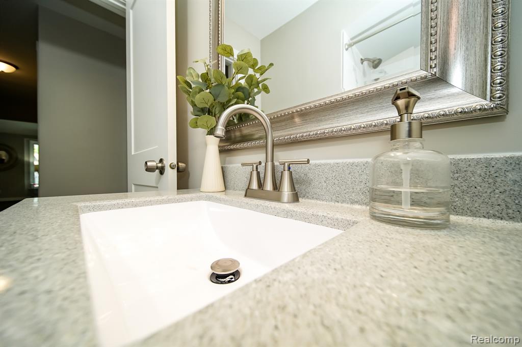 23610 Morton Street, Oak Park, MI 48237 — Photo 38