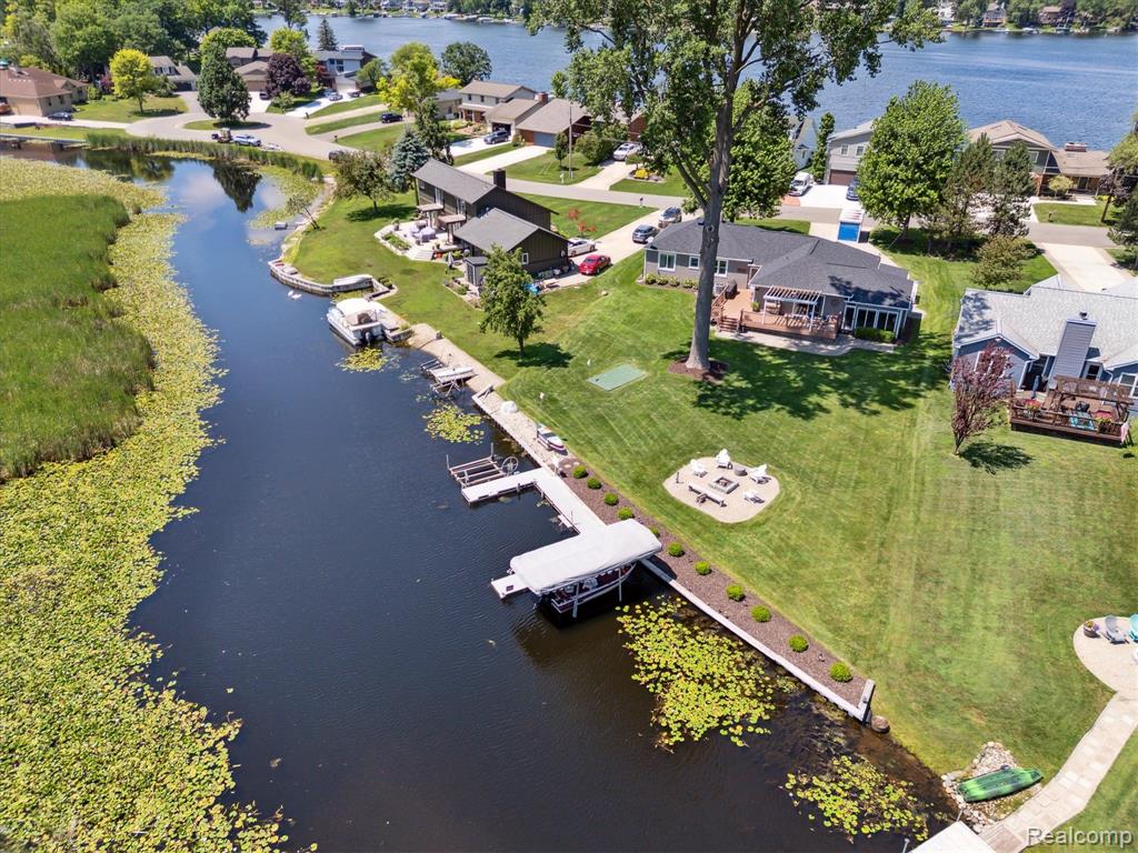 319 Angola Street, Wolverine Lake, MI 48390 — Photo 54