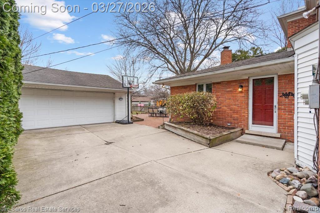 789 Lakeland Street, Grosse Pointe, MI 48230 — Photo 26