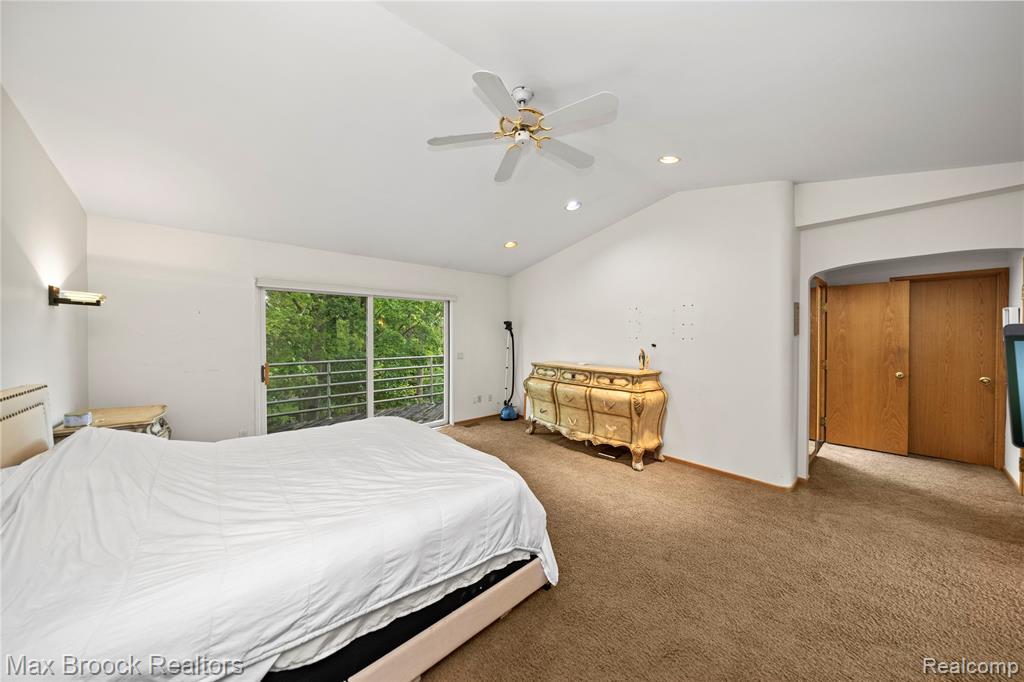 6067 Charles Drive, West Bloomfield, MI — Photo 43