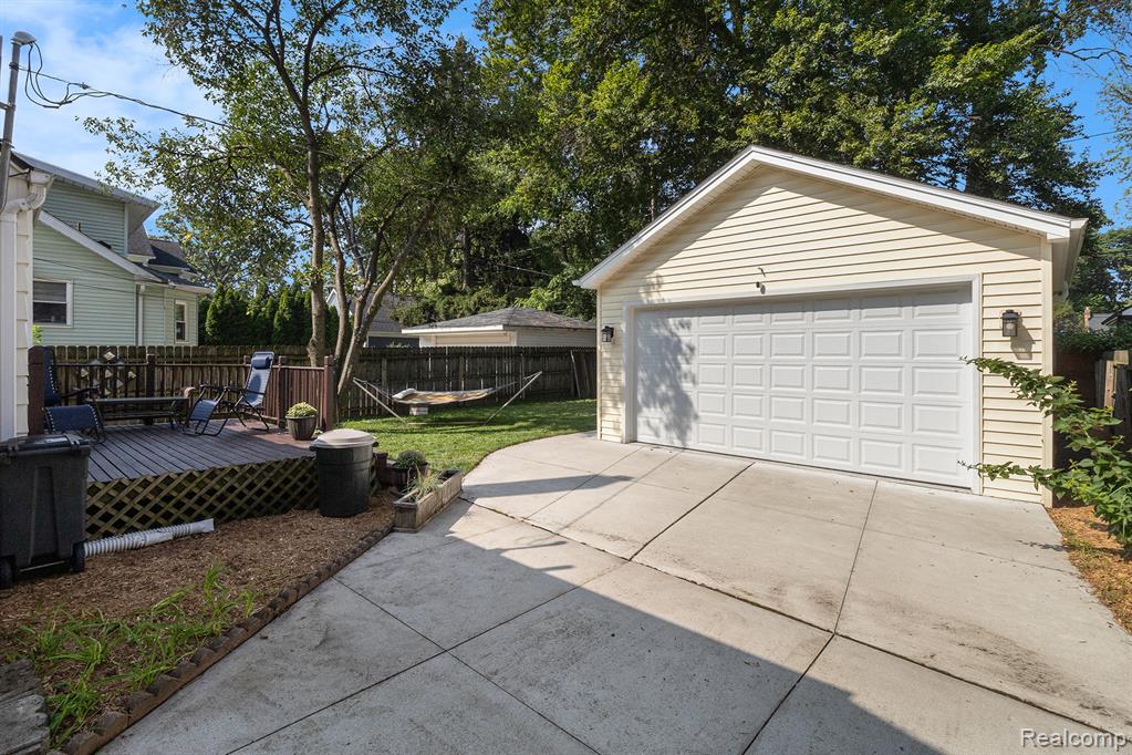 915 N Altadena Avenue, Royal Oak, MI 48067 — Photo 23