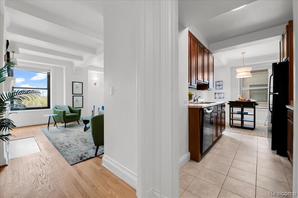 15 E Kirby Street, 504, Detroit, MI 48202 — Photo 8