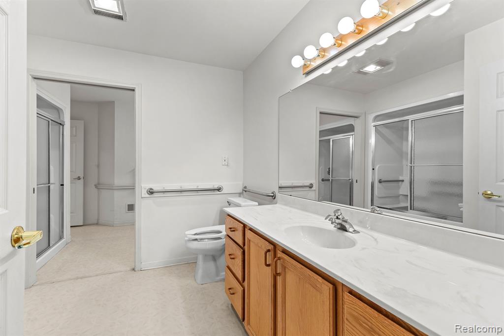 21370 MULBERRY Court, 57, Farmington Hills, MI 48336 — Photo 16