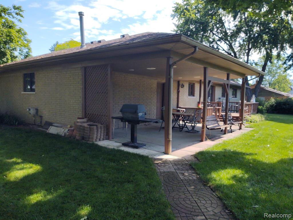 7460 FLICKINGER Drive, Shelby Twp, MI 48317 — Photo 8